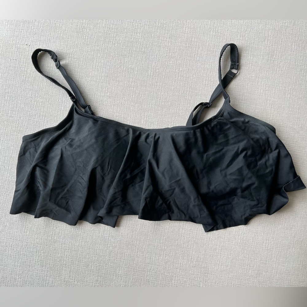 Swimsuit top in black